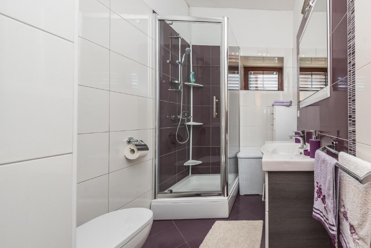 Holiday Home Tower With Private Pool, Sauna And Quads Smilcic 外观 照片
