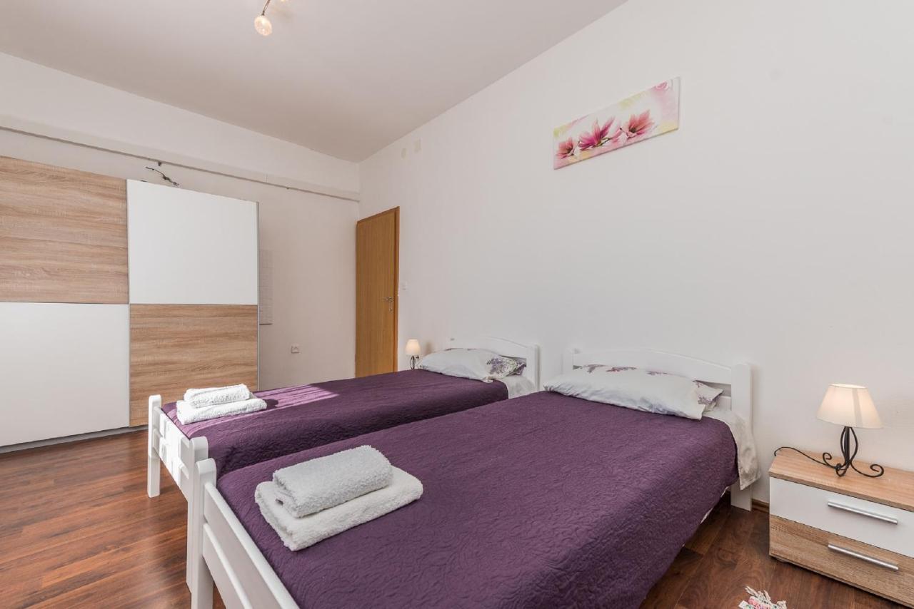 Holiday Home Tower With Private Pool, Sauna And Quads Smilcic 外观 照片