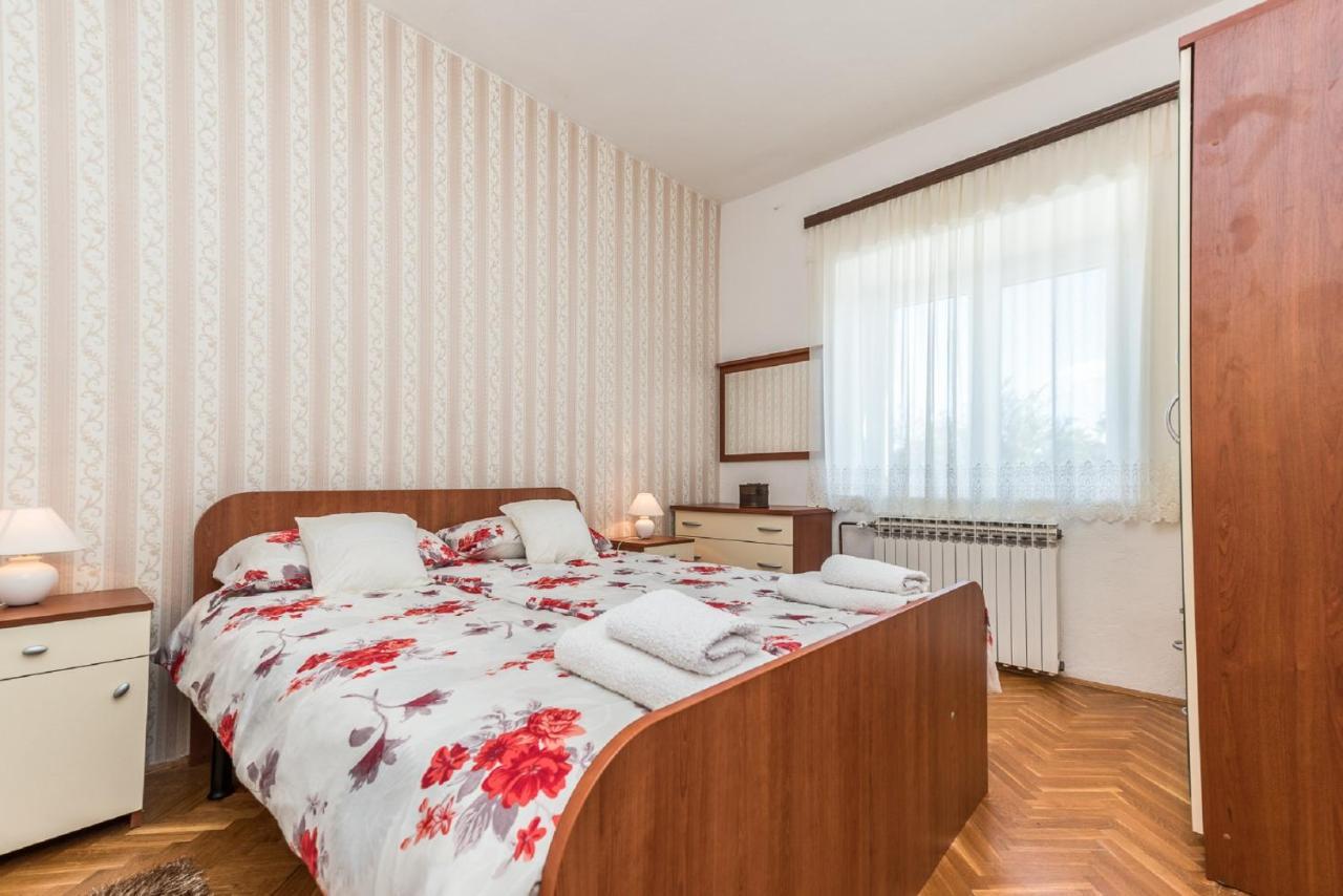 Holiday Home Tower With Private Pool, Sauna And Quads Smilcic 外观 照片