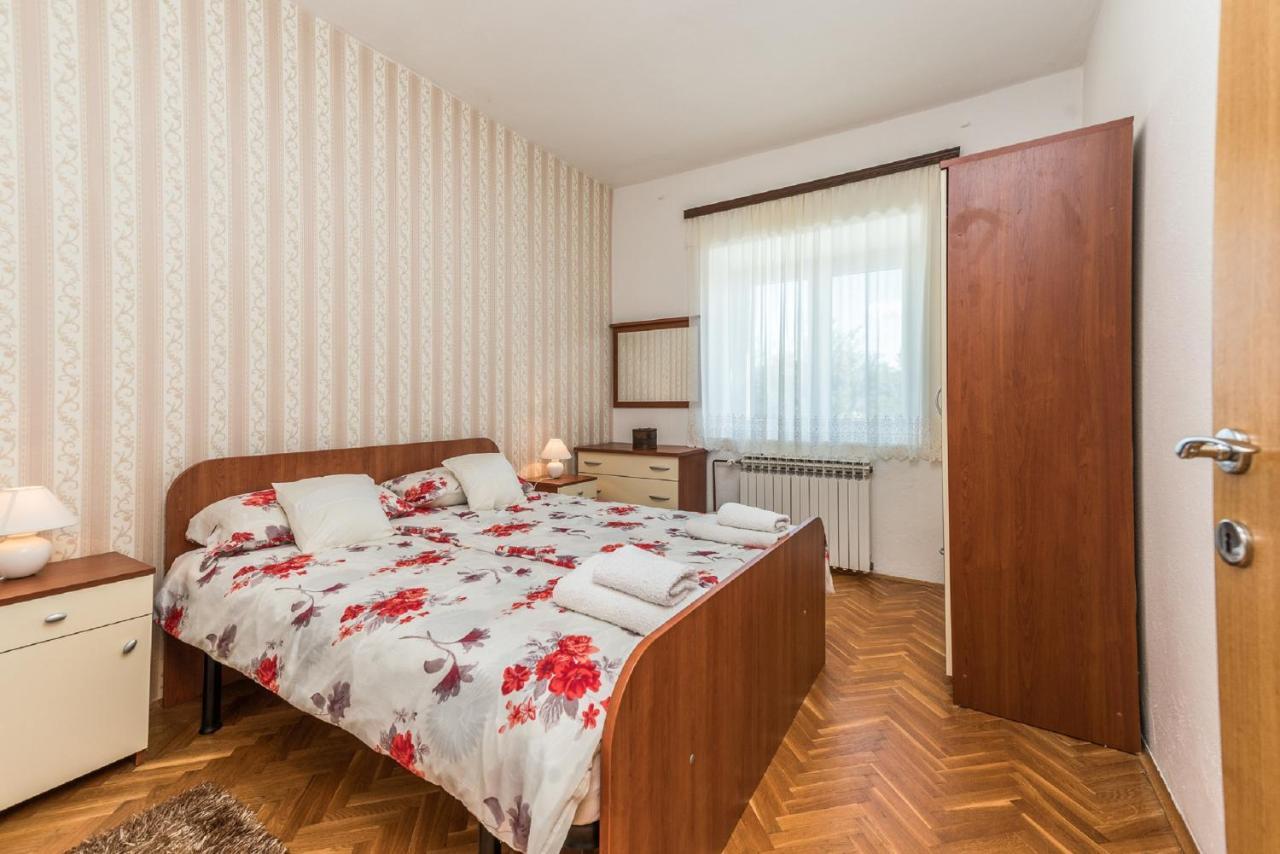 Holiday Home Tower With Private Pool, Sauna And Quads Smilcic 外观 照片
